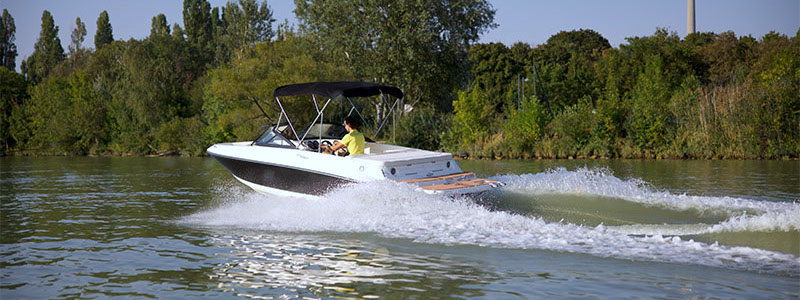 Motorboot mieten auf der Donau