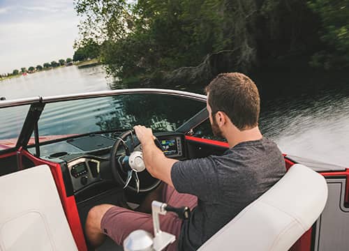 Drive a speed boat in Vienna